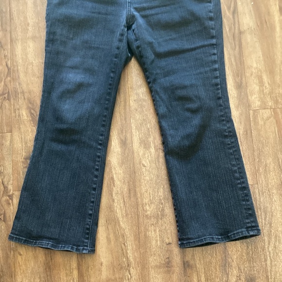 Madewell curvy petite kick out jeans distressed black size 30 petite - Picture 4 of 9